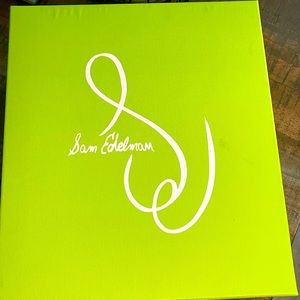 Laguna Waterproof Lug Sole Chelsea Boot
SAM EDELMAN. Size 6 1/2